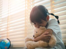 Причины расстройств настроения у детей: ключевые факторы риска