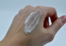 Кремы для аппаратных методик: как выбрать оптимальное средство для процедур