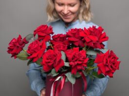 Красные розы: символика, поводы и способы оформления