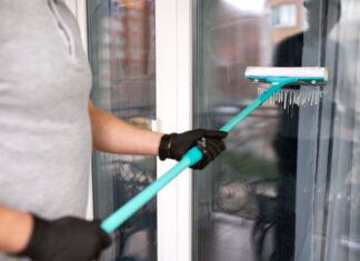 Клининг окон: профессиональный уход за стеклянными поверхностями